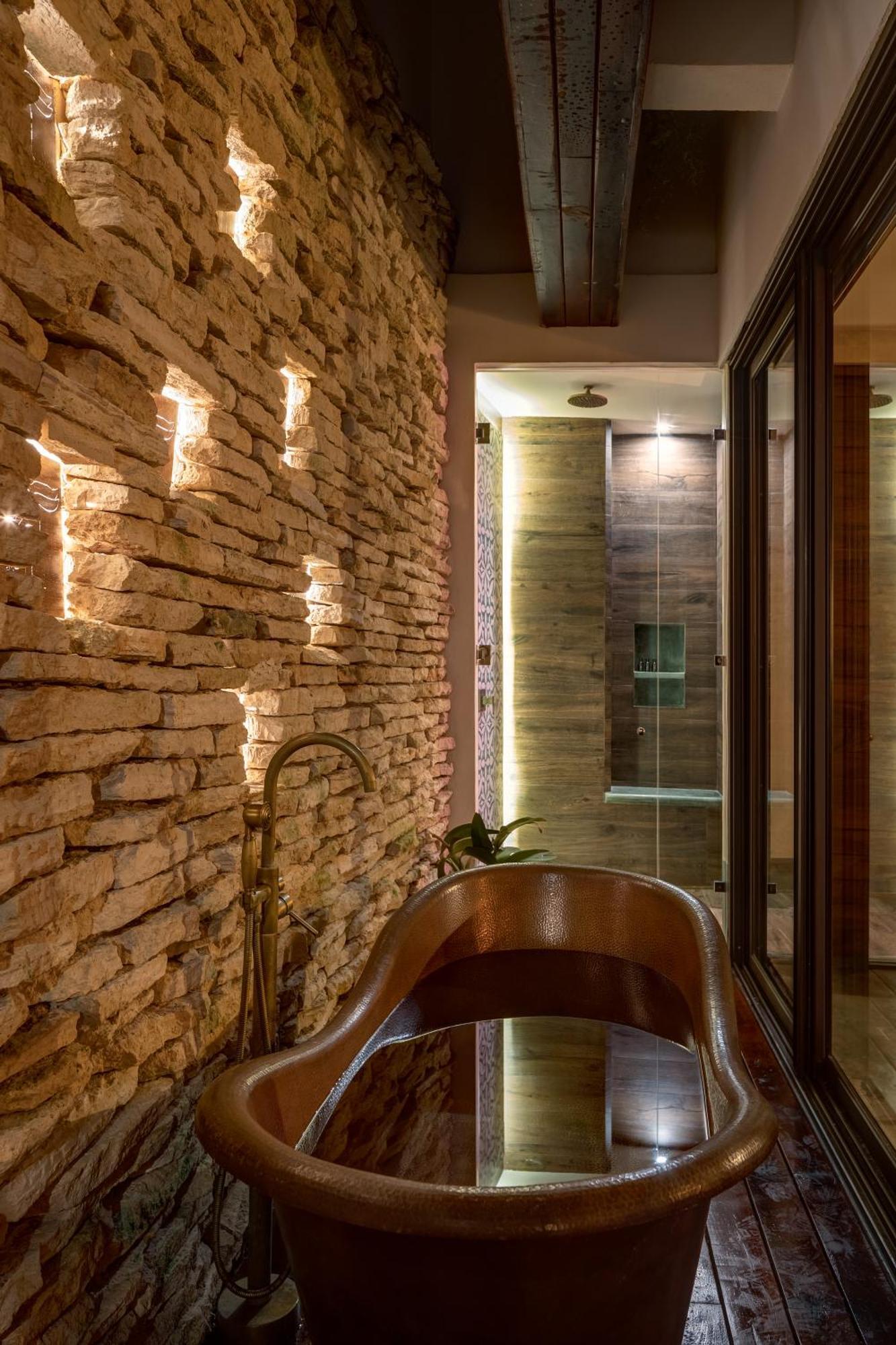 Fantastic 6br Luxury Penthouse 12ppl Rooftop Pool & Bathtub Villa